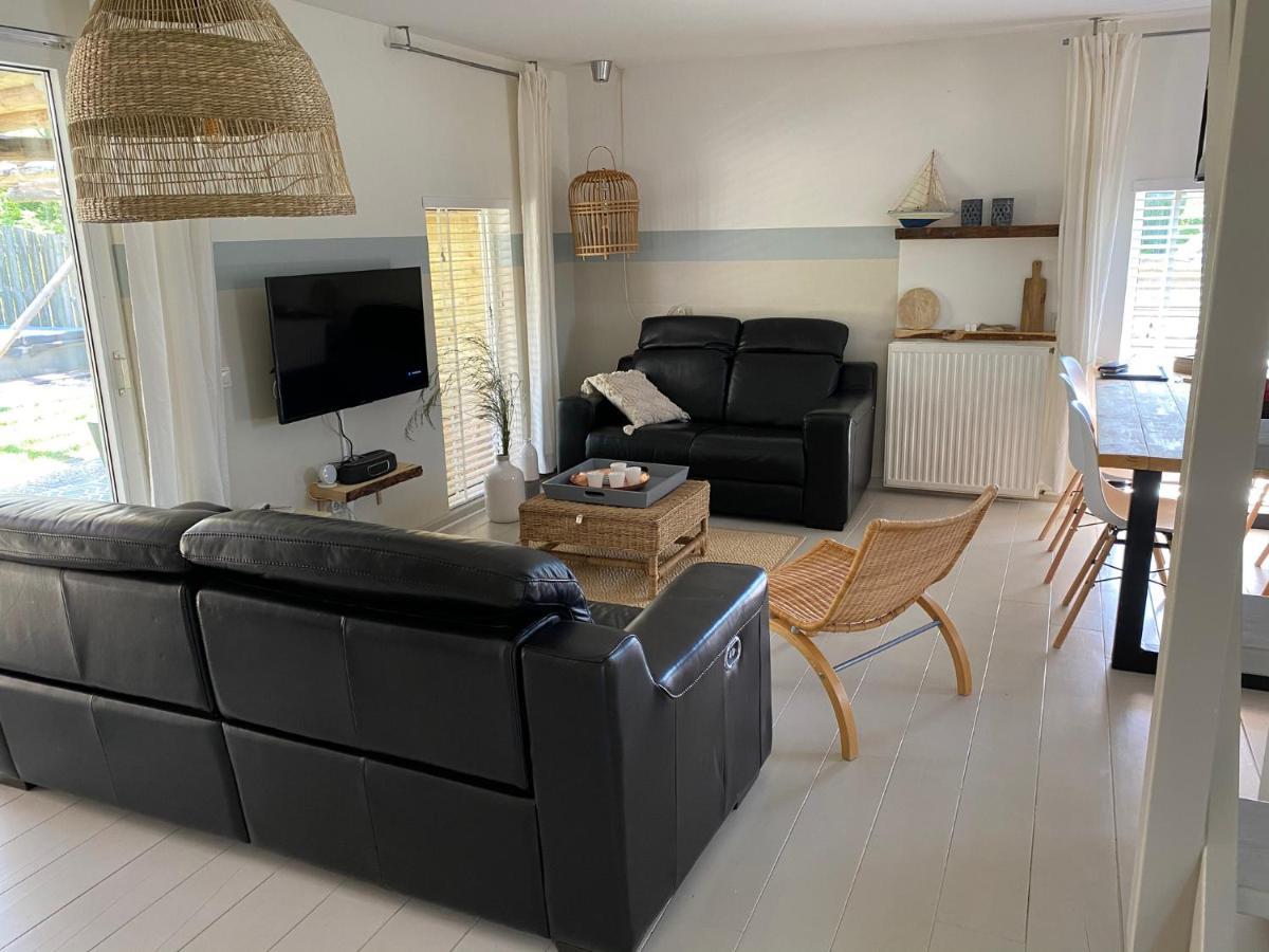 "Zeelandzon" Holiday Home By The Lake With Jacuzzi And Sauna Herkingen Dış mekan fotoğraf